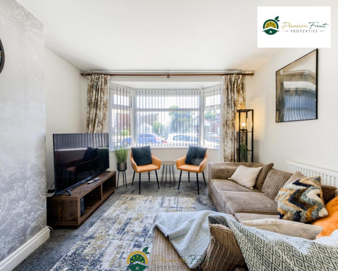 3 Bedroom Coventry House By Passionfruitproperties With Free Wi-Fi, Large Garden And Driveway - 52Nrc Экстерьер фото