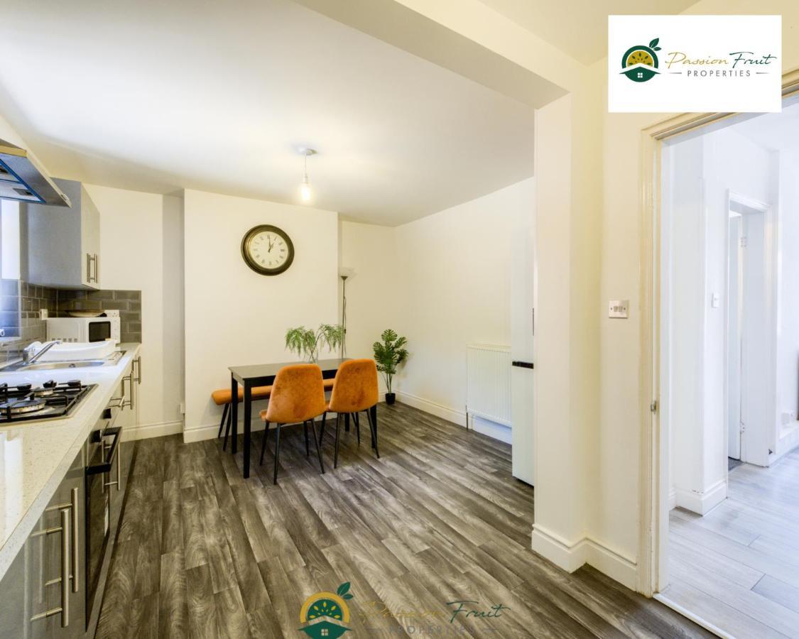 3 Bedroom Coventry House By Passionfruitproperties With Free Wi-Fi, Large Garden And Driveway - 52Nrc Экстерьер фото