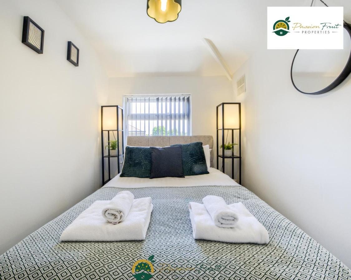 3 Bedroom Coventry House By Passionfruitproperties With Free Wi-Fi, Large Garden And Driveway - 52Nrc Экстерьер фото