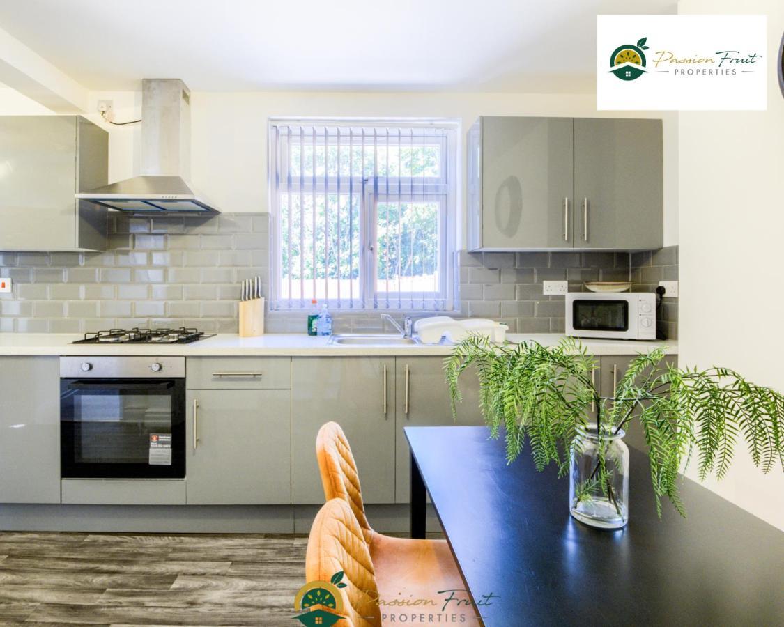 3 Bedroom Coventry House By Passionfruitproperties With Free Wi-Fi, Large Garden And Driveway - 52Nrc Экстерьер фото