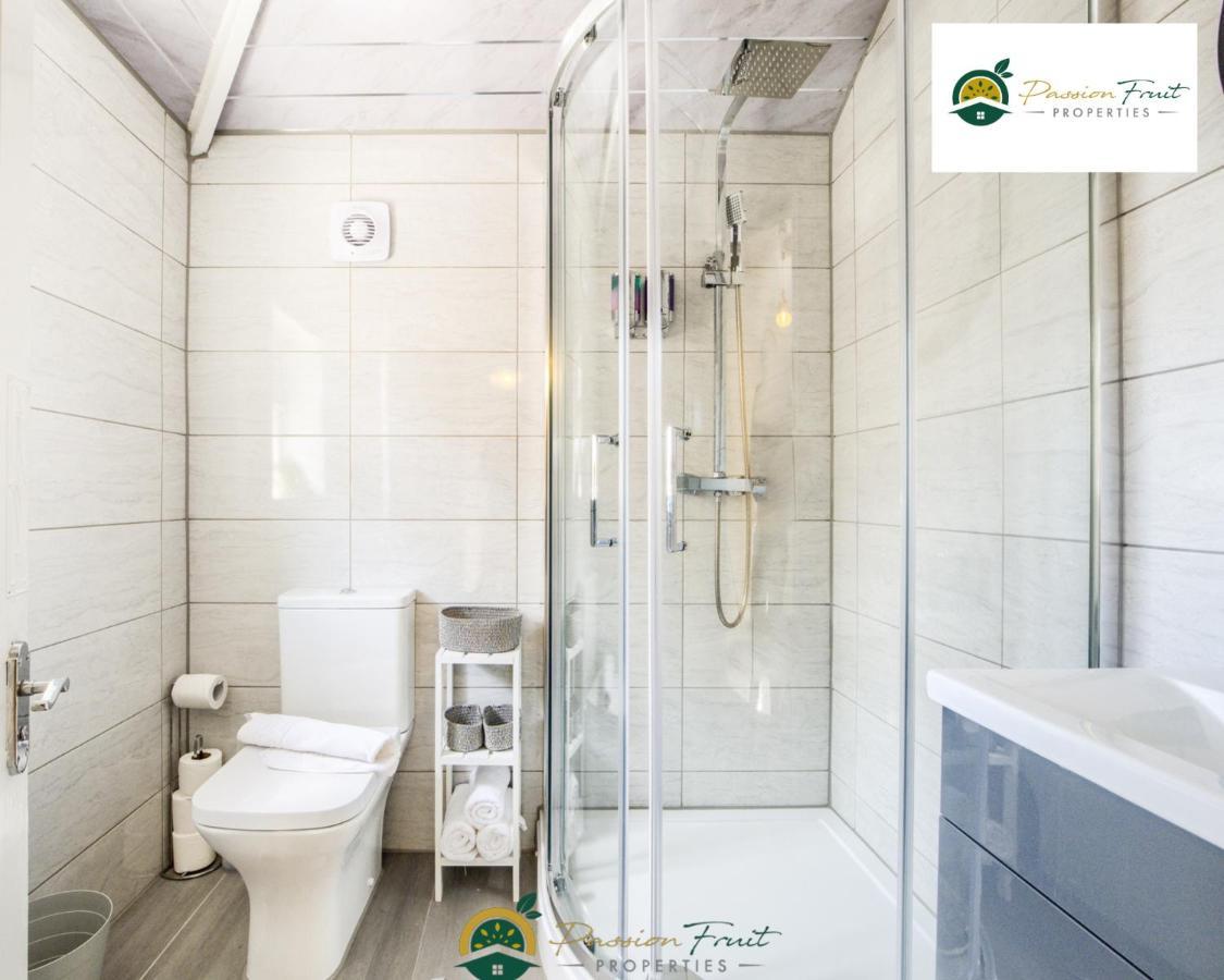 3 Bedroom Coventry House By Passionfruitproperties With Free Wi-Fi, Large Garden And Driveway - 52Nrc Экстерьер фото