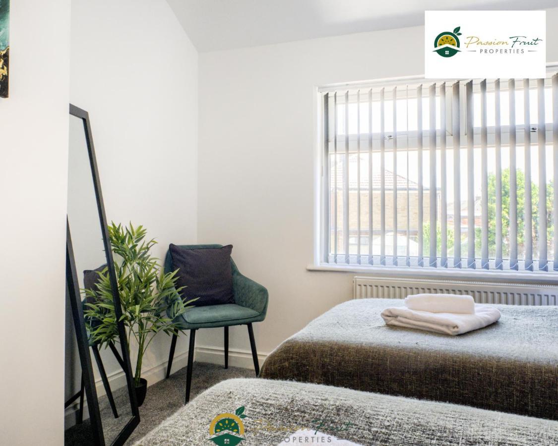 3 Bedroom Coventry House By Passionfruitproperties With Free Wi-Fi, Large Garden And Driveway - 52Nrc Экстерьер фото