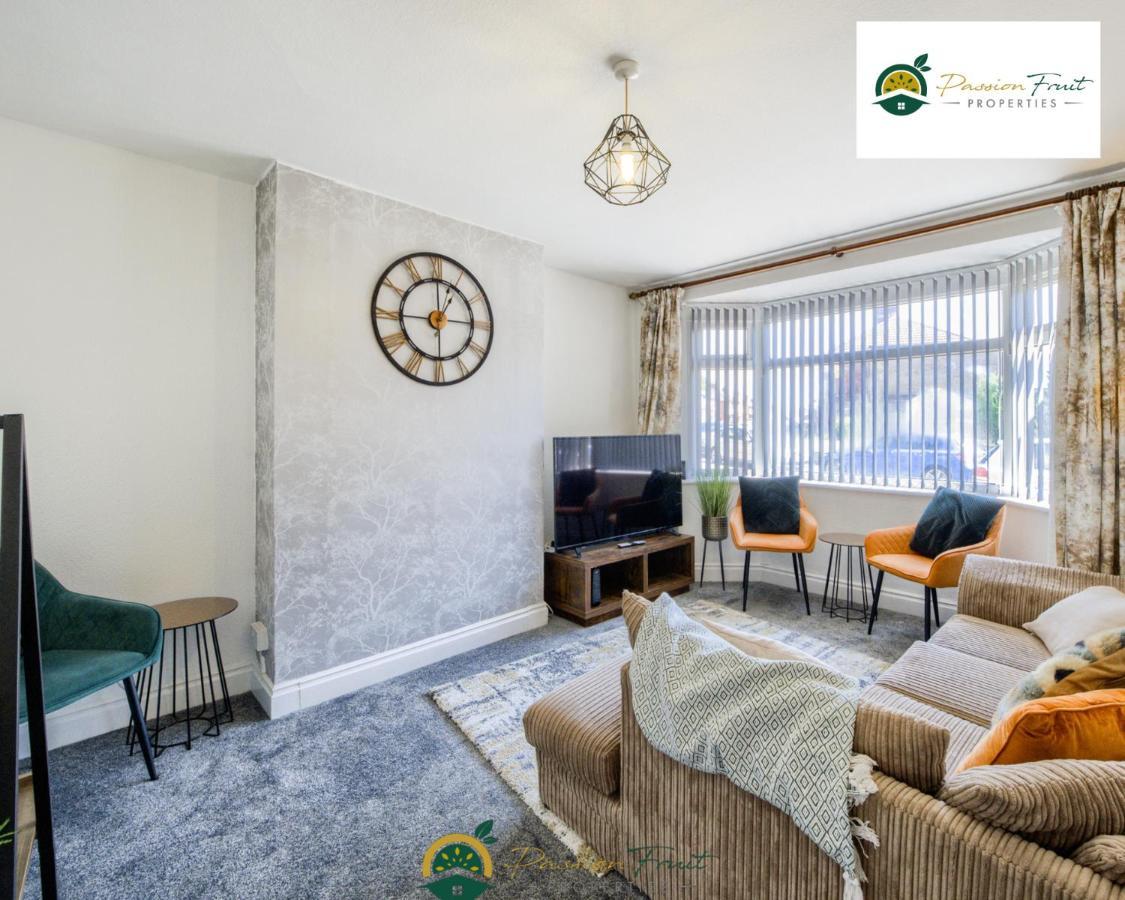 3 Bedroom Coventry House By Passionfruitproperties With Free Wi-Fi, Large Garden And Driveway - 52Nrc Экстерьер фото