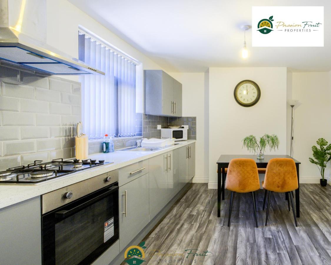 3 Bedroom Coventry House By Passionfruitproperties With Free Wi-Fi, Large Garden And Driveway - 52Nrc Экстерьер фото