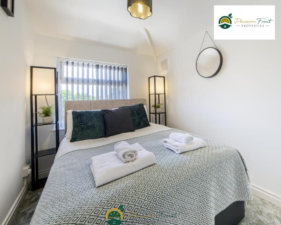 3 Bedroom Coventry House By Passionfruitproperties With Free Wi-Fi, Large Garden And Driveway - 52Nrc Экстерьер фото