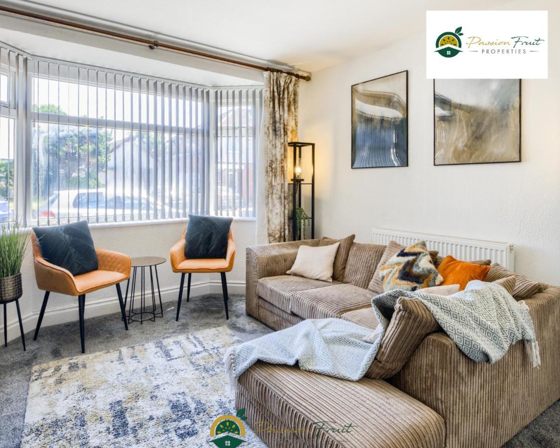 3 Bedroom Coventry House By Passionfruitproperties With Free Wi-Fi, Large Garden And Driveway - 52Nrc Экстерьер фото