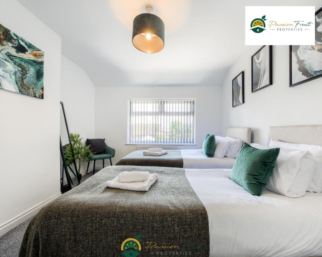 3 Bedroom Coventry House By Passionfruitproperties With Free Wi-Fi, Large Garden And Driveway - 52Nrc Экстерьер фото